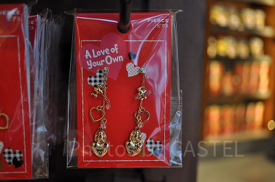 スヌーピー「A Love of Your Own」ピアス