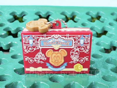 ガチャガチャ：お菓子モチーフのキーチェーン②ミッキーワッフルクッキー