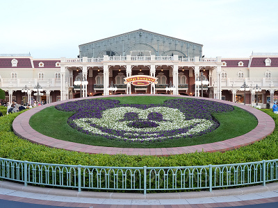 2026】ディズニーハッピーエントリー解説！15分早く入園できる