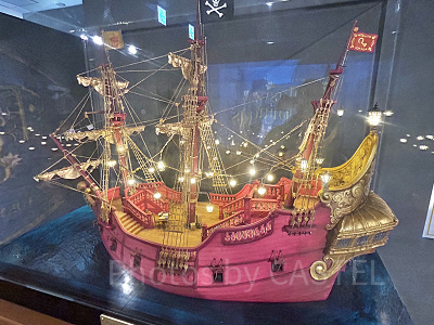 ジョリー・ロジャー号の模型が追加展示！