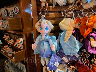 香港ディズニーアナ雪グッズ：エルサのぬいぐるみキーチェーン