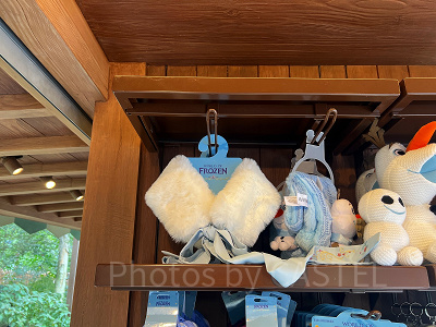 香港ディズニーアナ雪グッズ：エルサのリボン付マフラー