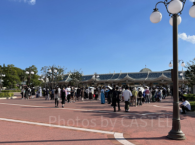 アーリーイブニングパスポートの開園待ち