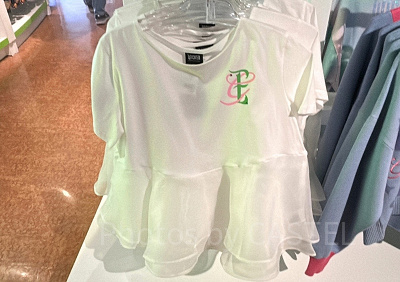 ウィキッドのガーリーなTシャツ