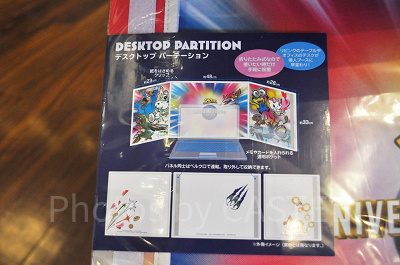 20周年デザインのデスクトップパーテーション