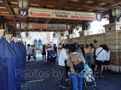 20周年ガチャガチャ：タワー・オブ・テラー・メモラビリアの待機列