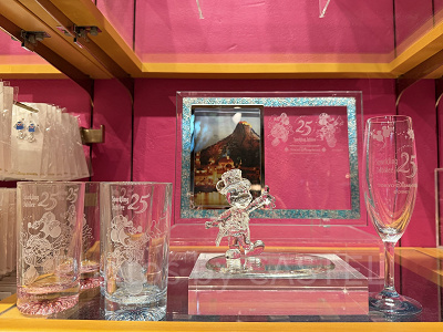 25周年のガラスグッズ