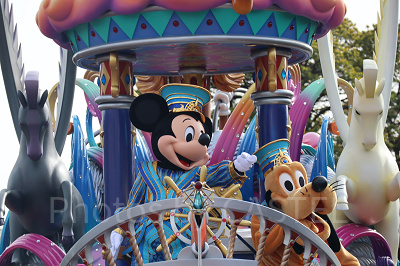 ちょっとアニメっぽいミッキー？