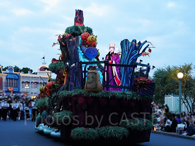 ヴィランズが主役のパレード！