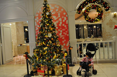 パークフロントホテルのレストランにはバナナの装飾が面白いツリーが登場（2018年冬）