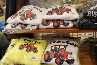 タウンユースもOKな大人用パーカー