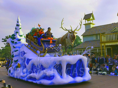 アナとクリストフは2人仲良く登場