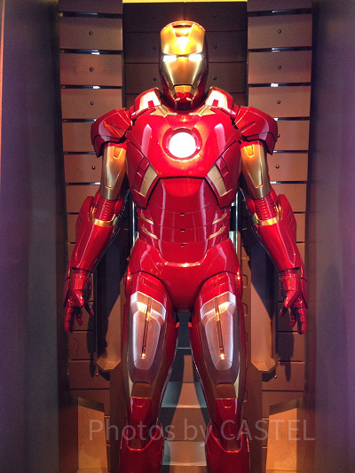 アナハイムディズニーにはマーベルヒーローの展示スペースもある