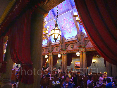 アレンデール・ロイヤルバンケットのダイニング（大広間エリア）