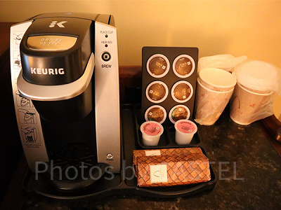 アウラニ・ディズニー・リゾートの客室のコーヒーメーカー