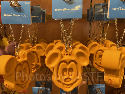 ミッキーワッフルのケース付きバッグチャーム