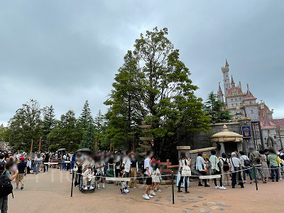 美女と野獣“魔法のものがたり”の様子 2022年8月5日9時50分ごろ