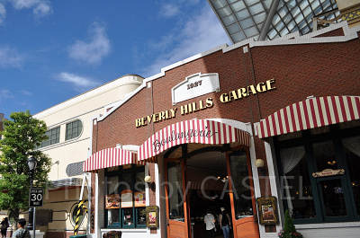 ビバリーヒルズ・ブランジェリーはサンドイッチが豊富でソファー席あり