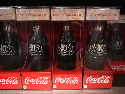 炭酸飲料〈コカ・コーラ〉（ディズニー40周年グッズ）
