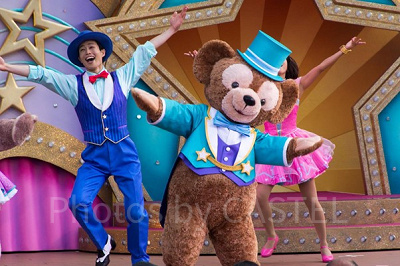 入場者数の変化①ダッフィーの登場