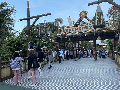 チャイナボイジャーの待ち列の様子（18:30ごろ）