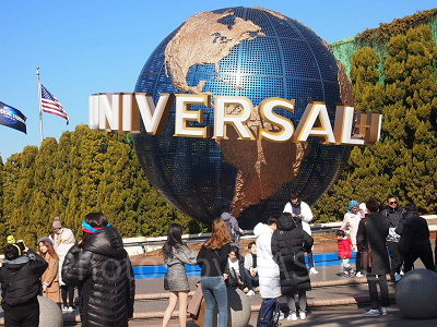 大きく目立つ建物やモニュメントを待ち合わせ場所として決めておこう