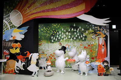 ムーミンたちと一緒に記念撮影