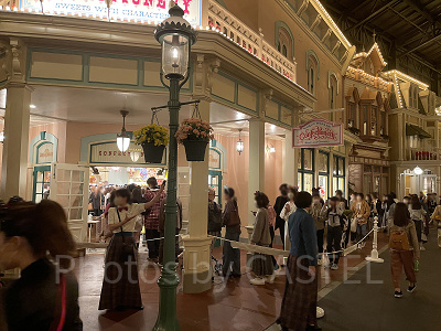 ワールドバザール・コンフェクショナリーの混雑状況（イメージ）