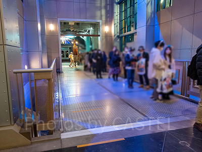 夜のレストラン（予約あり）の混雑状況／19:30