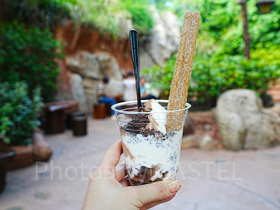 クリッターサンデー（ミッキーチュロス＆ミックスソフトクリーム）