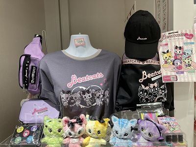 キャラクターデザインのかわいいお洋服が販売中