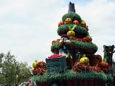 後方にはデールが乗っていますよ