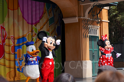 みんなでダンスの練習（ジャンボリミッキー！レッツ・ダンス！）