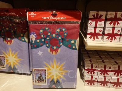 ディズニークリスマスグッズ2022：タペストリー
