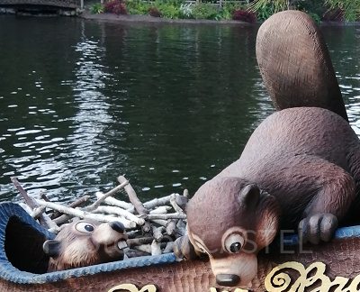 ディズニークイズ:このビーバー達が作ったとされるアトラクションは?