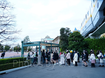 ディズニーランドの手荷物検査