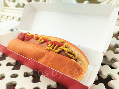 ディズニーランド食べ歩き：ホットドッグ