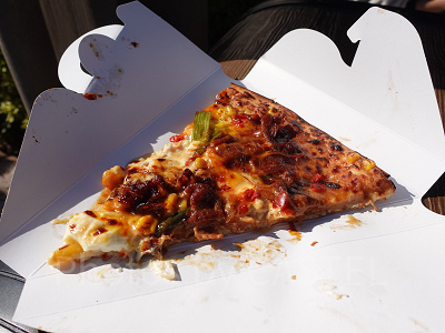 ディズニーランド食べ物:キャプテンフックス・ギャレーのピザ各種