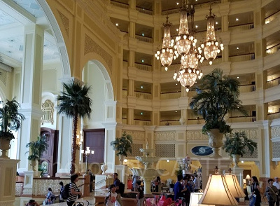 ディズニーランドホテルロビー