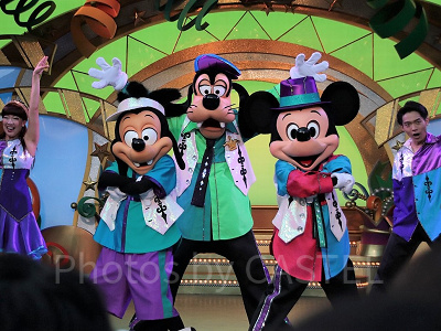ディズニーランドのショー「レッツ・パーティグラ!」