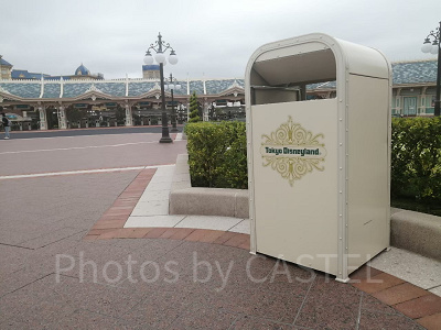 ディズニーランドのゴミ箱（トラッシュカン）