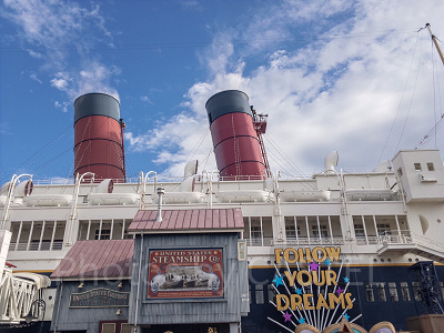 ドックサイドステージ