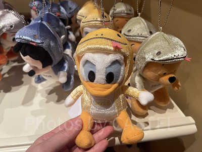 ドナルドぬいぐるみバッジ(ディズニーお正月グッズ2025)