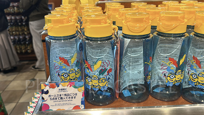ミニオンストラップ付きドリンクボトル