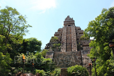 さまざまに凝った仕掛けが楽しめる