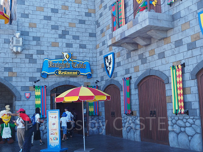 「ナイト・テーブル・レストラン」外観