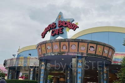 スヌーピー・バックロット・カフェ外観