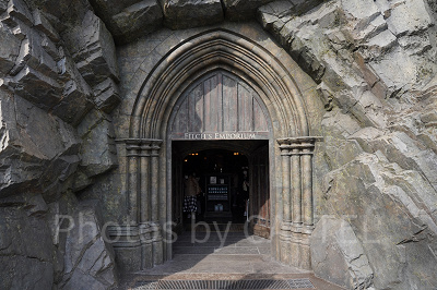 ハリーポッターエリアのフィルチの没収品店