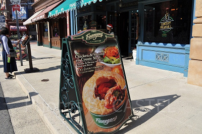 フィネガンズバー＆グリルのおすすめメニュー看板