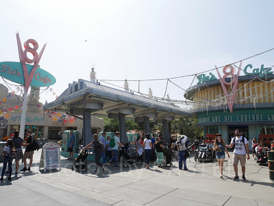 フローのV8カフェ